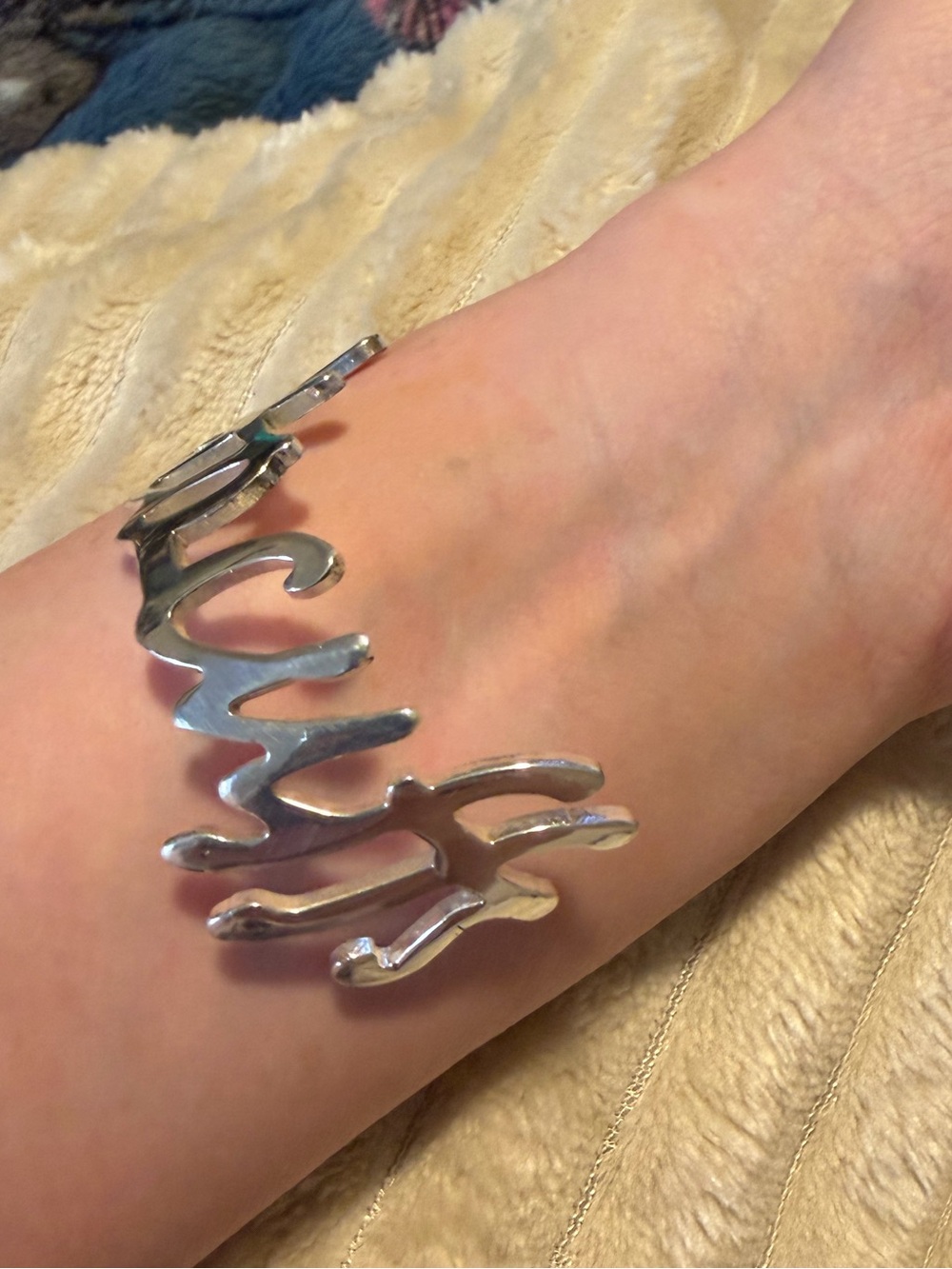 Rustic Cuff “Addicted To Cuffs” Silver Script Cuff - Picture 4 of 4